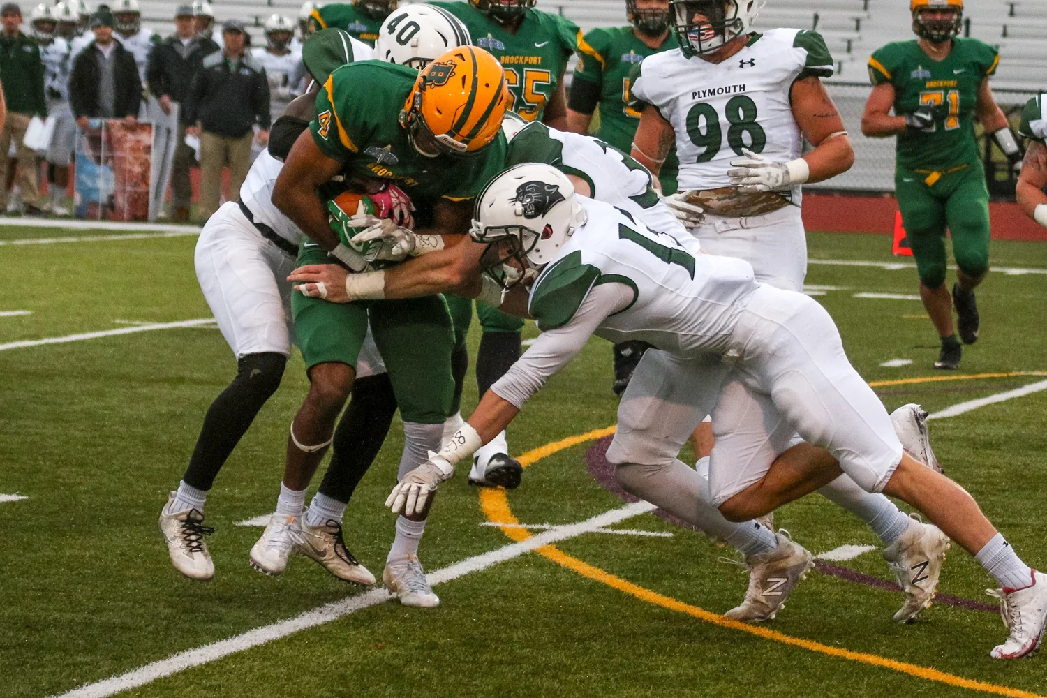 WR Fighting for yards against the defense