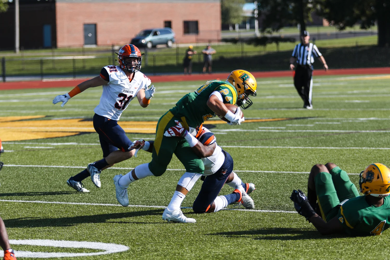 WR shaking off a defender