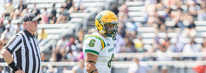 Brockport LB looking into the backfield