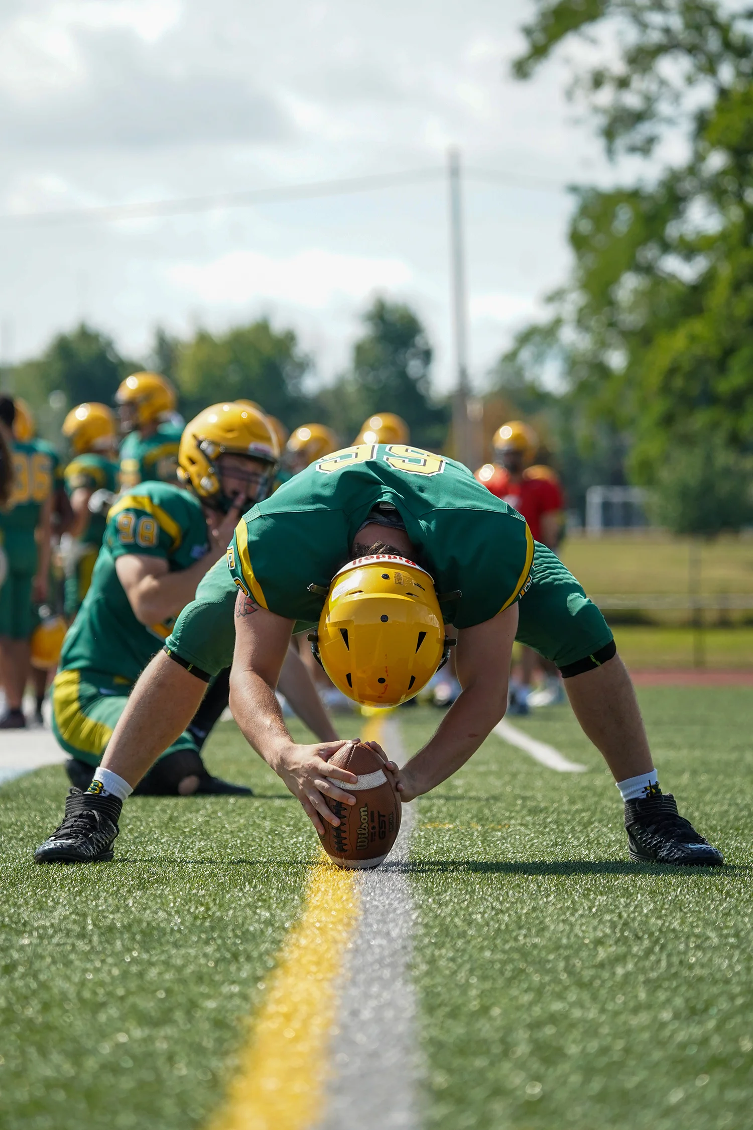 Long Snapper looking to snap the ball