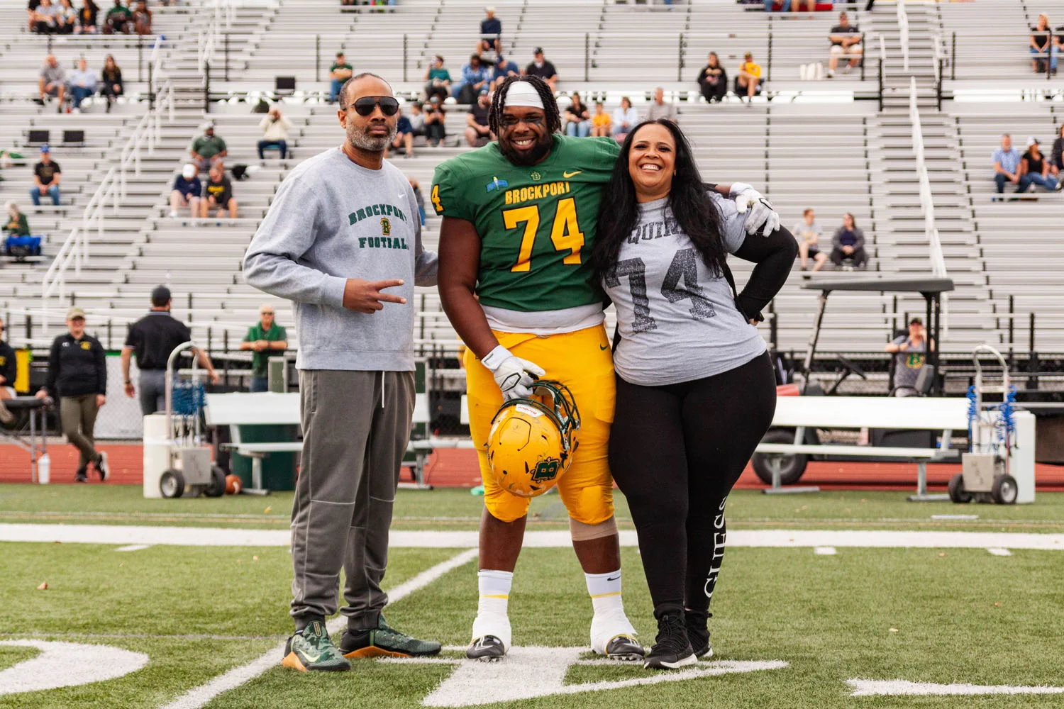 Max-O'Quinn and family.webp and Family
