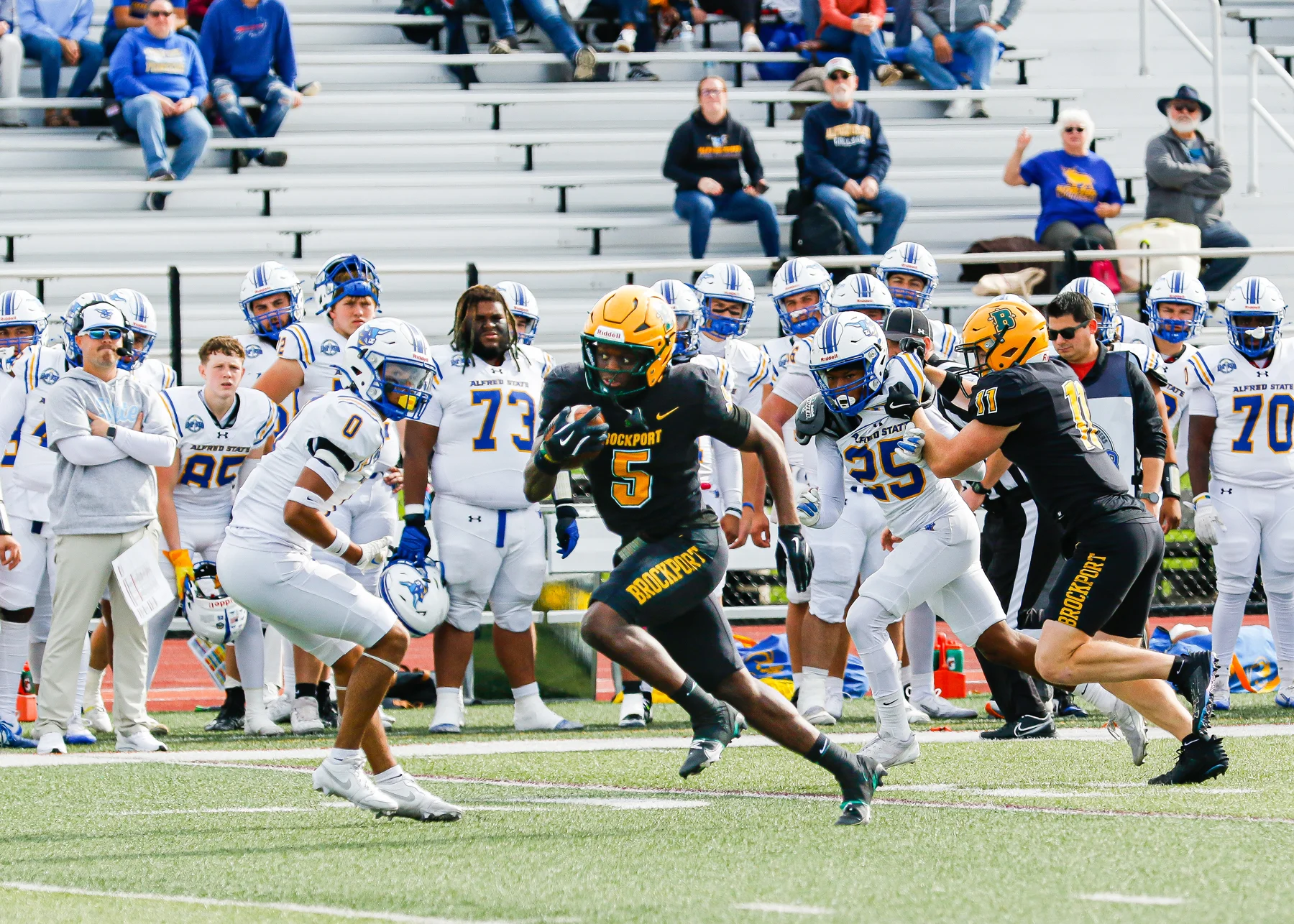 WR running to the endzone