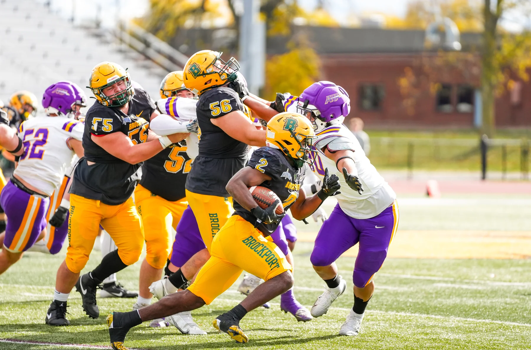 RB running to the corner