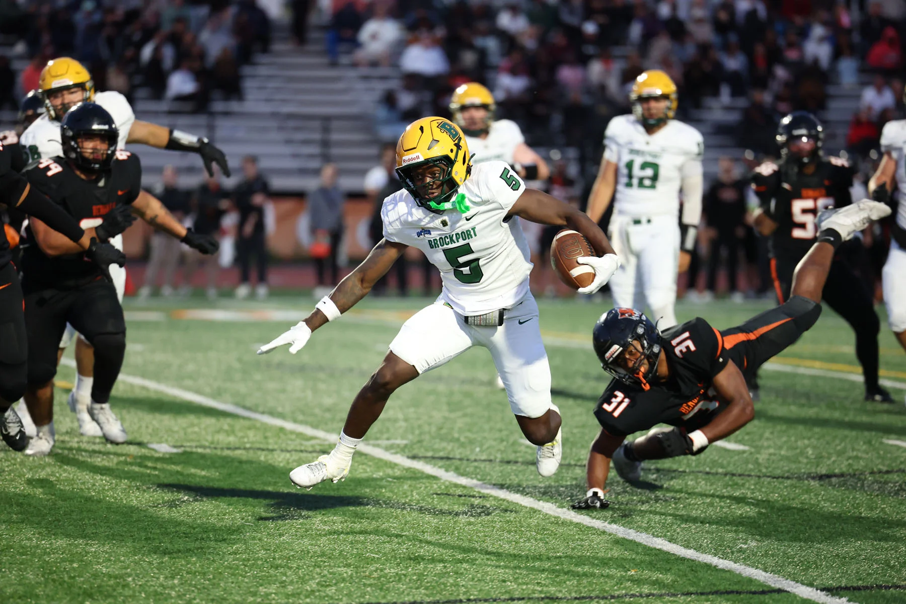 RB looking for space to run the ball