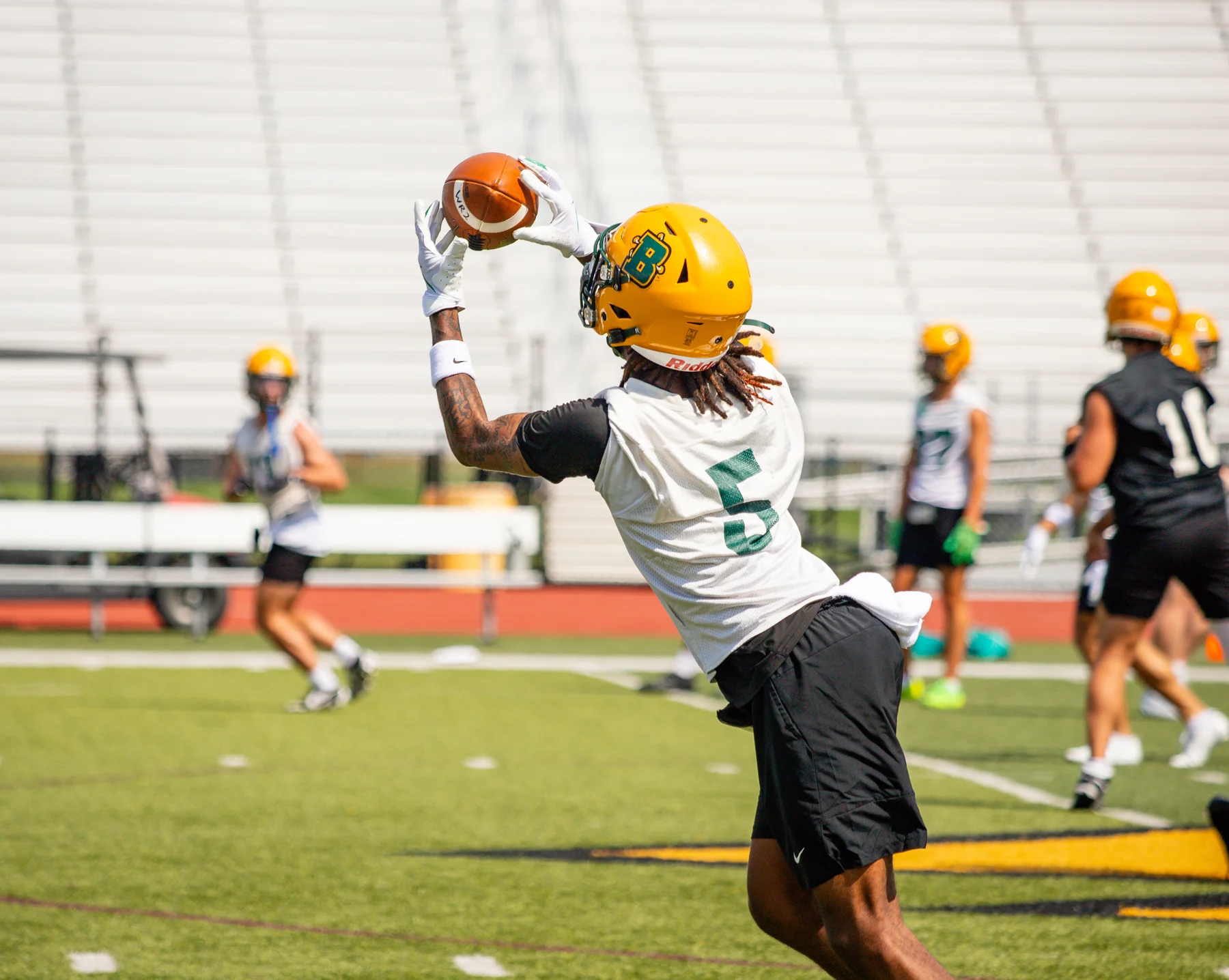 WR making the catch in practice